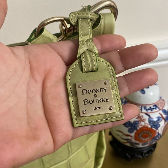 Dooney & Bourke Croco Embossed Leather bag - Picture 3 of 10